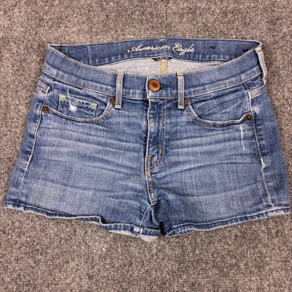 American Eagle Womens Size 4 W28 Blue Denim Stretch Shorts Medium Wash Low Rise